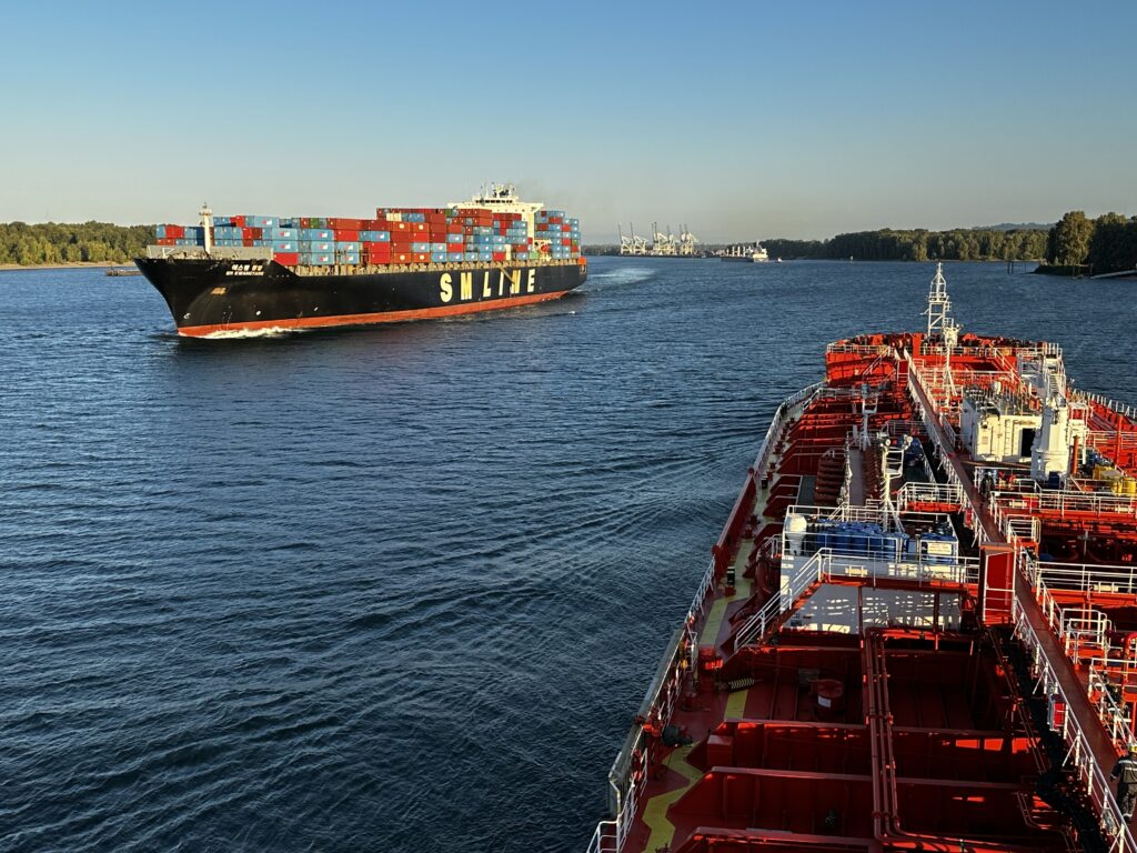 ships passing on the Columbia River